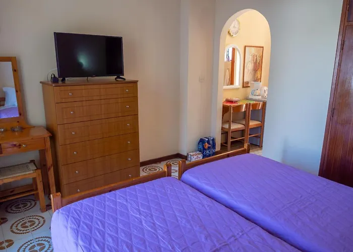 Eleni\'S Apartments & Studios 1